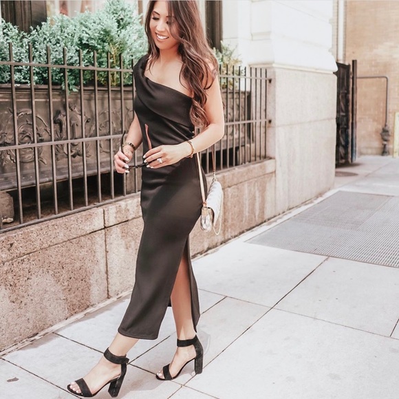 Privacy Please Dresses & Skirts - Privacy Please Gianna Midi Dress in Black M